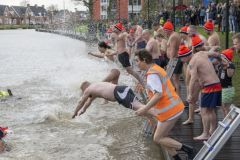 Nieuwjaarsduik-Delfzijl-en-Appingedam_6740