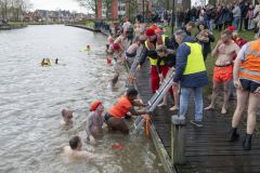 Nieuwjaarsduik-Delfzijl-en-Appingedam_6797