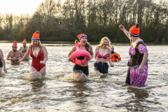 Nieuwjaarsduiken-Appingedam-en-Wagenborgen_4891