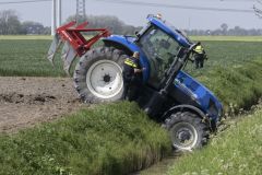 Ongeval-met-trekker-Hooiweg-Godlinze_9997