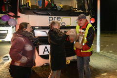 Vrijwilliger-stopt-na-52-jaar-met-oud-papier3