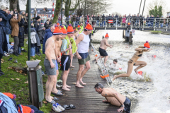 Nieuwjaarsduiken-Appingedam-en-Wagenborgen_4402
