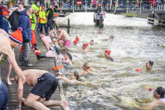 Nieuwjaarsduiken-Appingedam-en-Wagenborgen_4444