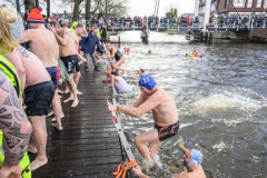 Nieuwjaarsduiken-Appingedam-en-Wagenborgen_4471