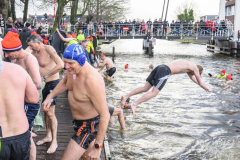 Nieuwjaarsduiken-Appingedam-en-Wagenborgen_4480