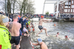 Nieuwjaarsduiken-Appingedam-en-Wagenborgen_4497