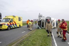 Vrachtwagen-gekanteld-Delleweg-Middelstum_2085