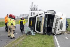 Vrachtwagen-gekanteld-Delleweg-Middelstum_2099