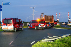 Vrachtwagen-gekanteld-Eemshaven_9735