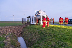 Vrachtwagen-gekanteld-Eemshaven_9797