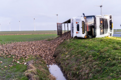 Vrachtwagen-gekanteld-Eemshaven_9935