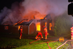Uitslaande-brand-Hoofdweg-Tjuchem_7027