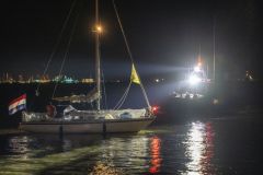 Jacht-vast-op-pier-bij-Oterdum_3845