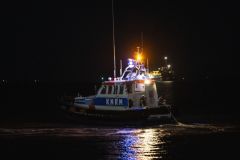 Jacht-vast-op-pier-bij-Oterdum_4041