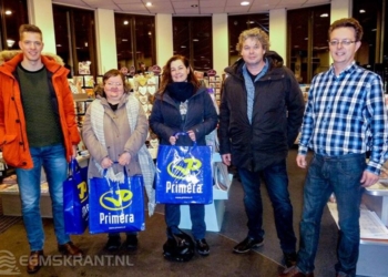 v.l.n.r. de heer Tiggelaar, mevrouw Bremer ( moeder Rafaël Bremer) en de familie den Ouden en Evert Larooi