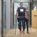 Foto: Dennie Jager uit Wagenborgen in een exoskelet