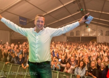 Jannes op het podium tijdens het Schuurfeest van 2018  Foto: Sander Smit
