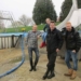 Gert-Jan Flikkema, Nora, Klaas Jan Bolhuis en Erwin Flikkema in het lege KP Zijlbad in Loppersum