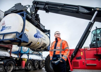 Jos Wildeman van Wildeman Storage & Logistics op het ChemiePark. Foto: Corné Sparidaens