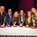 Foto: v.l.n.r. Guido van Woerkom (voorzitter KNGF), Ali Mobasheri (voorzitter OARSI), Margreet Kloppenburg (voorzitter NVR), Sjoerd Bulstra (voorzitter NOV) en ervaringsdeskundigen Marjan Bijzet en Annelies van Ravestijn steunen ook het artrose offensief van ReumaNederland met een symbolische handdruk.