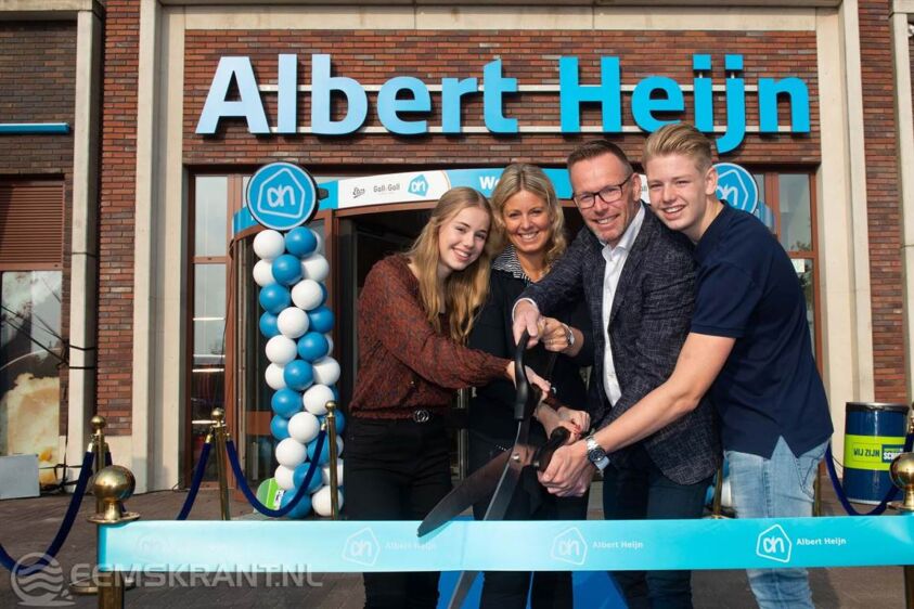 Albert Heijn Appingedam is heropend door ondernemers Erik en Jolanda Banus en hun kinderen foto: Albert Heijn/ Yasmin Hargreaves