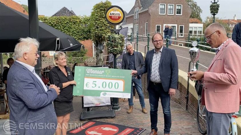 Henk Sok (Ondernemersvereniging Winsum), Anna Veldhuis (Eetcafé J&A), Erik Doorenspleet (EBG), Eltjo Dijkhuis (wethouder Het Hogeland) en Emme Groot (EBG).