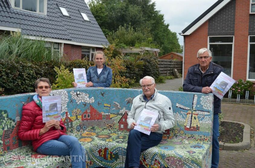 Foto: leden St. Historie Garrelsweer
Zittend: Elly Mooibroek en Geert Vos
Staand: Carin Wiersema en Douwe Dijksterhuis.