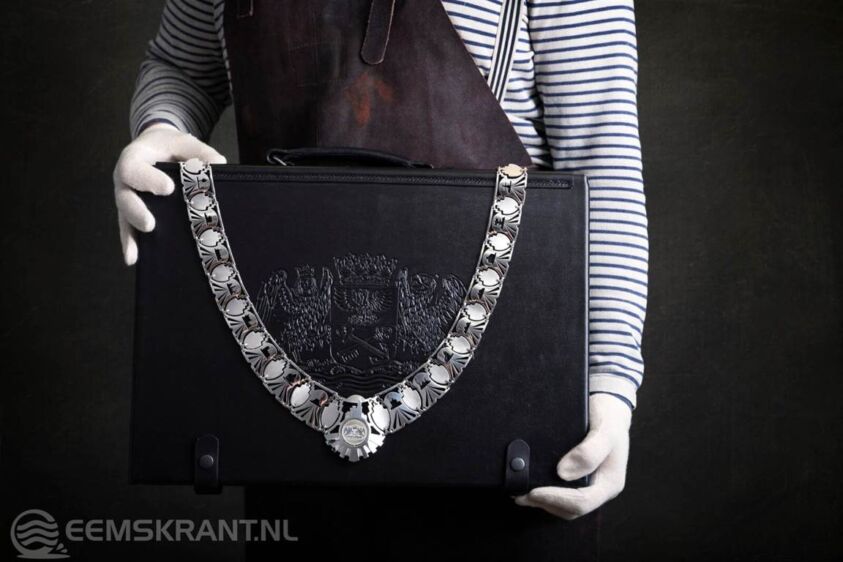 Ambtsketen van de nieuwe gemeente Eemsdelta. Foto: Carolien van Schie.