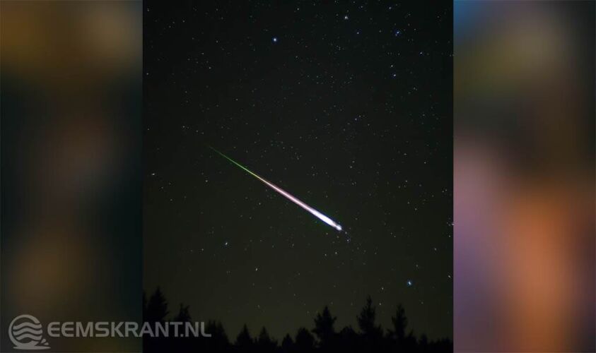 De foto is een opname van een zeer heldere meteoor tijdens de meteorenzwerm Leoniden in november 2009. Credit: Ed Sweeney