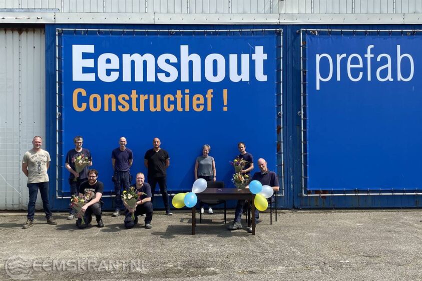 Van vlnr staand: Martin Vogel (productieleider), Jan Ramakers, Peter Kremer (leermeester), Pieter de Boer (directeur), Silvia Akkerman (begeleidster), Kevin de Meer
Zittend voor vlnr: Gavin Muller, Olaf Wiegers, Bryan van der Zee
Afwezig: Pieter Wiersema