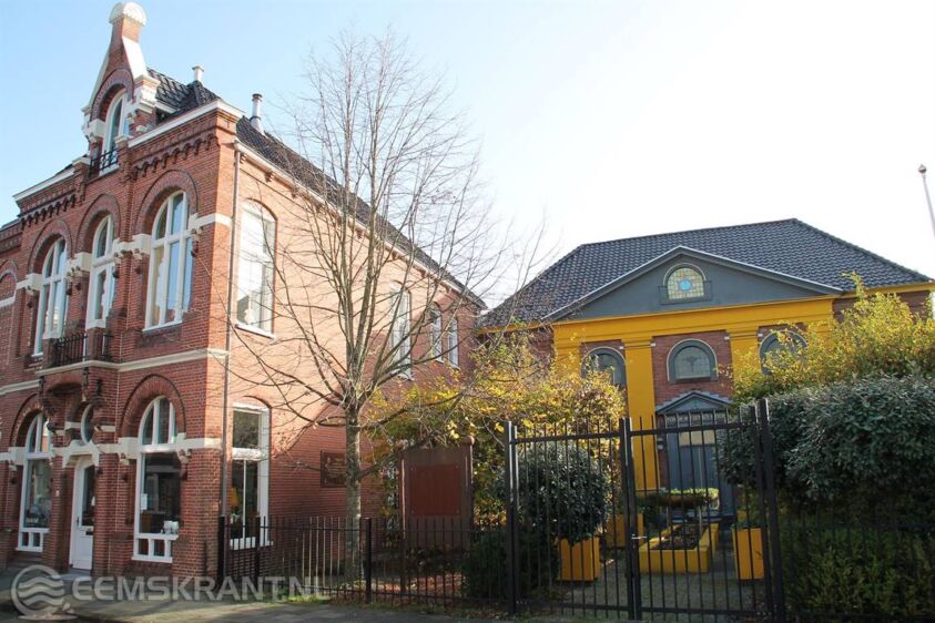 Voormalige synagoge en rabbinaatshuis in de Bosstraat in Winschoten