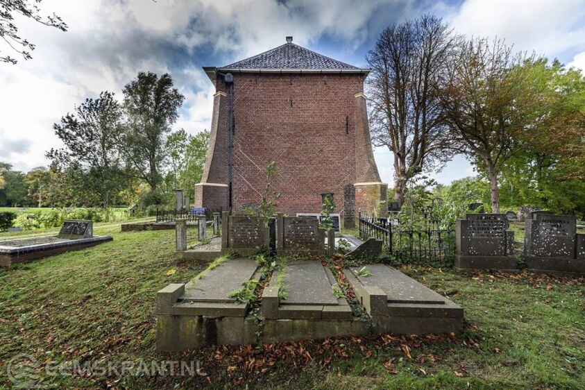 Graven bij de Solwerderkerk Foto: Duncan Wijting