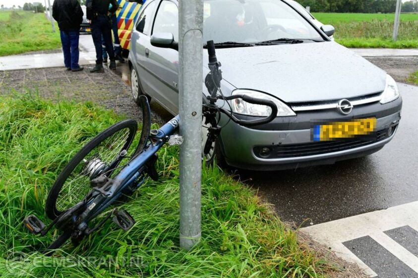 Fietser raakt gewond na aanrijding bij Thesinge