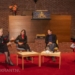 V.l.n.r.: Annalies Usmany-Dallinga, Margrite Kalverboer, Tom Postmes en gespreksleider Elllis Hendriksen. Foto: Walter van der Zwaan