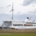 De MS Romantika aan  de zware ladingkade in de Eemshaven