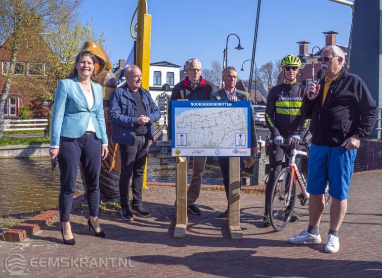 Van links naar rechts: Fleur Gräper-van Koolwijk (gedeputeerde provincie Groningen), Geert Slagter (MFAC Loppersum), Pier Prins (wethouder Eemsdelta), Theo Berends (voorzitter Routebureau Groningen), Theo de Vries (wethouder Het Hogeland) en Ludy Bultena (voorzitter Noorder Rondritten).