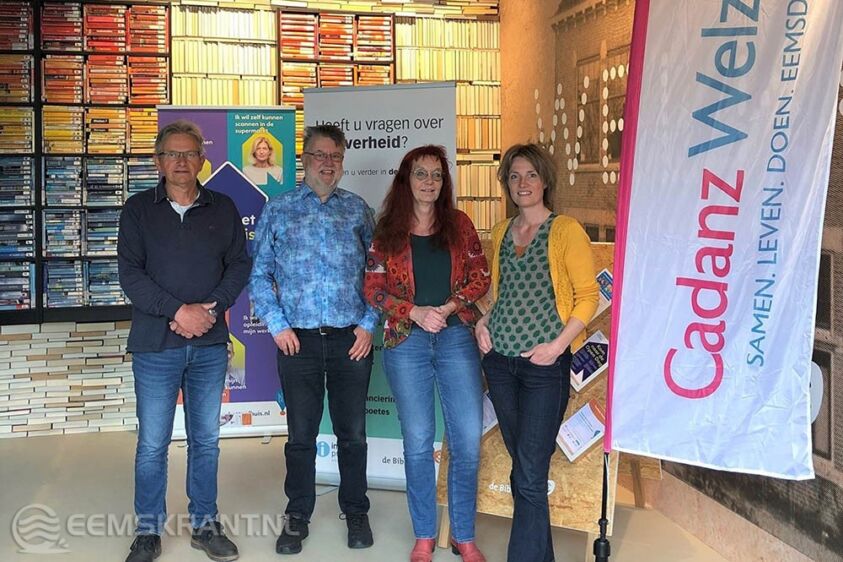 Van links naar rechts: Jur Rozema (Humanitas) Dick Henderikse (vrijwilliger Cadanz Welzijn), Netty Niehof (Bibliotheek), Jolanda van de Kamp (sociaal raadsvrouw Cadanz Welzijn)