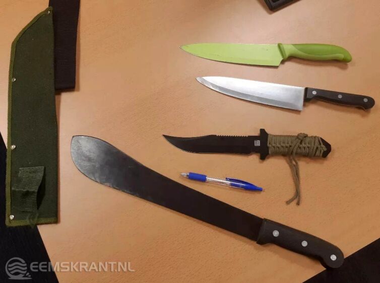 Messen in beslag genomen bij jongeren in de gemeente Eemsdelta Foto: politie