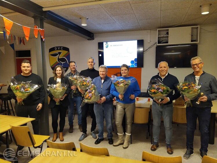 Op de foto van links naar rechts: Justin, Lidy, Jan, Elle, Elle, Tamara, Gerhard en Niek.