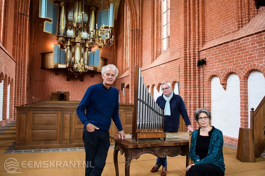 Marian van der Heide, Jankees Braaksma en Anjo de Haan in de kerk van Zeerijp