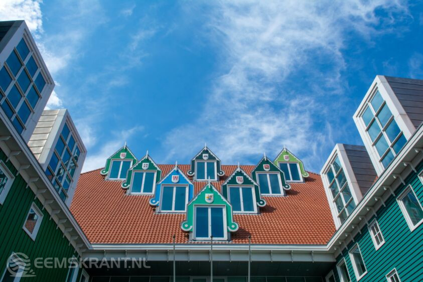 Foto door Jan van der Wolf: https://www.pexels.com/nl-nl/foto/dak-architectuur-urban-holland-19626587/