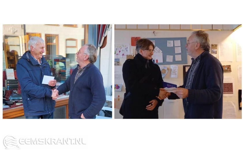 Nane van der Molen en Tirsa Voshart ontvangen de prijs van Jan Langelaar