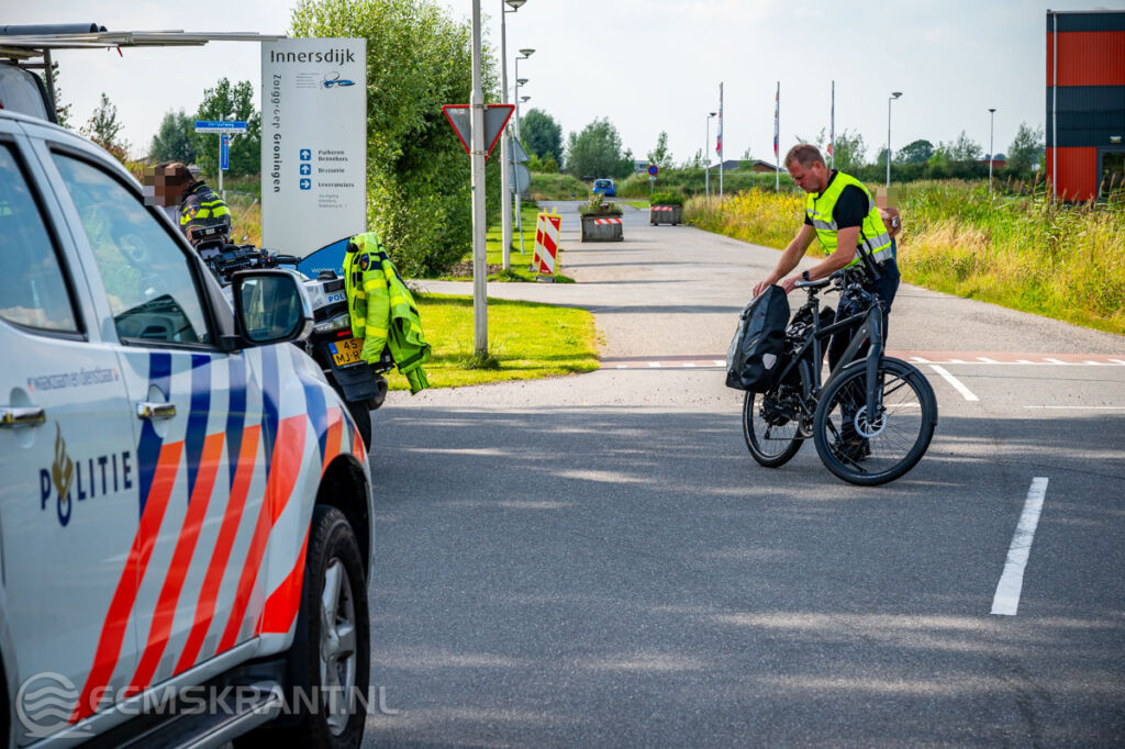 Fietser gewond na aanrijding met bedrijfswagen in Ten Boer