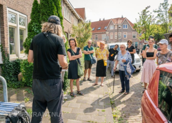 Theatermaker Sijas de Groot aan de wandel (niet in Loppersum)