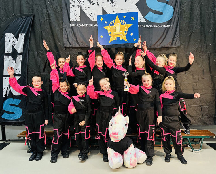 Xojayin qulning klitorini olib tashladi Urush jinsiy aloqa