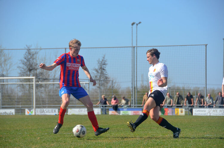 SC Loppersum tegen Be Quick 1887. Foto: Jeroen Kunst