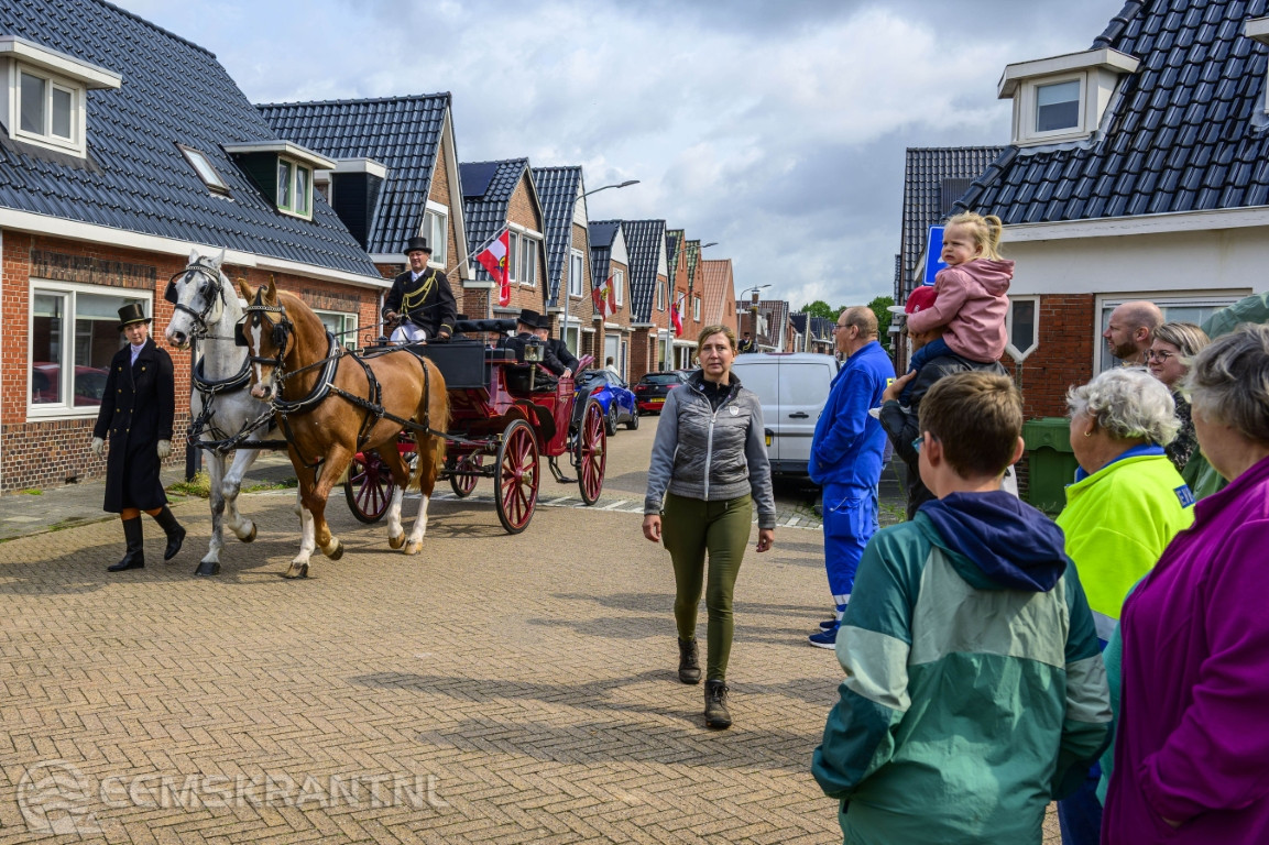 Pinksterfeesten Delfzijl: Aubade en rijtocht met paard en wagen op Tweede Pinksterdag