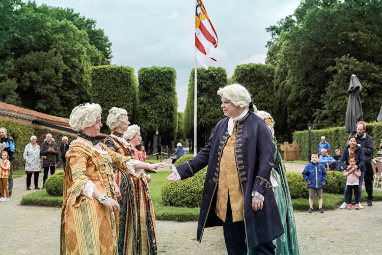 kastelendag Menkemaborg, Uithuizen