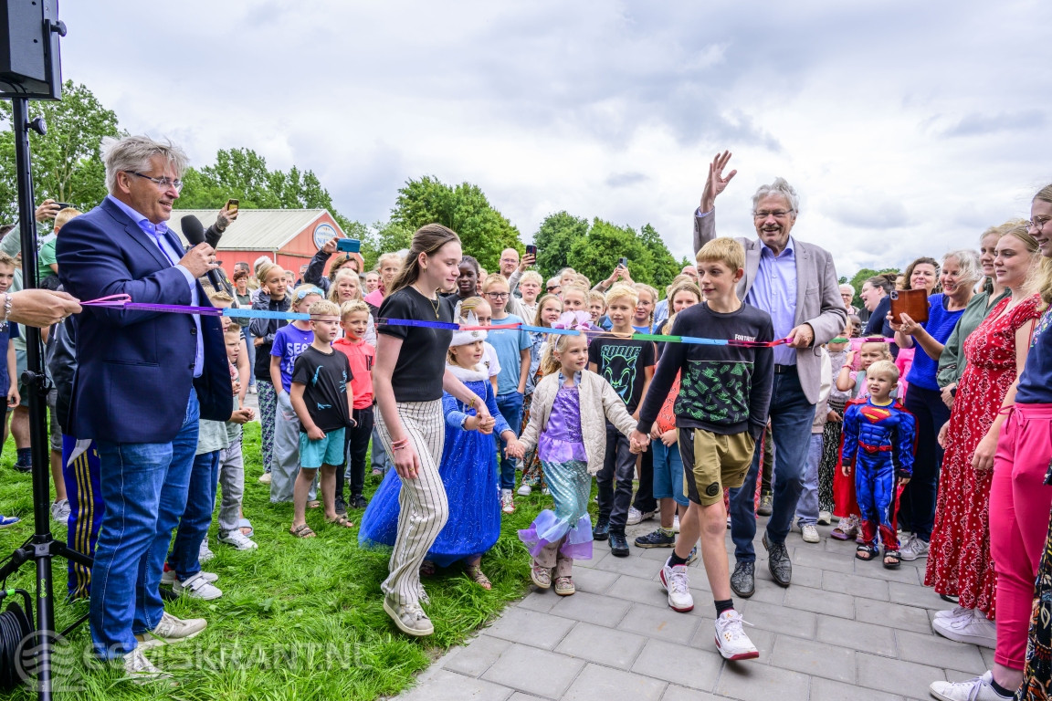 Feestelijke opening nieuw Kindcentrum Hiliglo in Holwierde