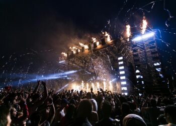 Foto door Wendy Wei: https://www.pexels.com/nl-nl/foto/mensen-die-een-concert-hebben-1190297/